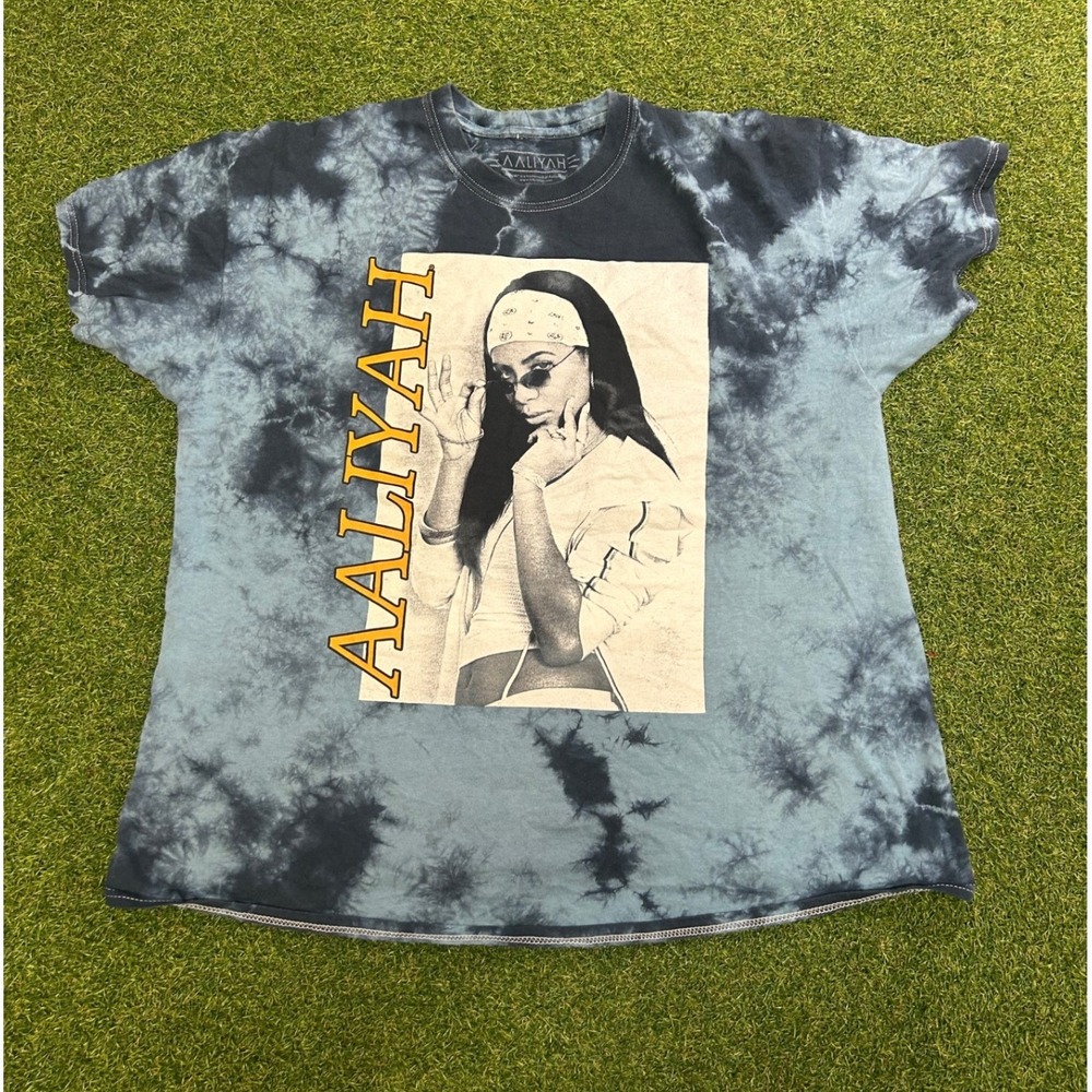 Aaliyah Graphic Tie Dye T-Shirt Blue Charcoal Short‎ Sleeve Music Tee Large